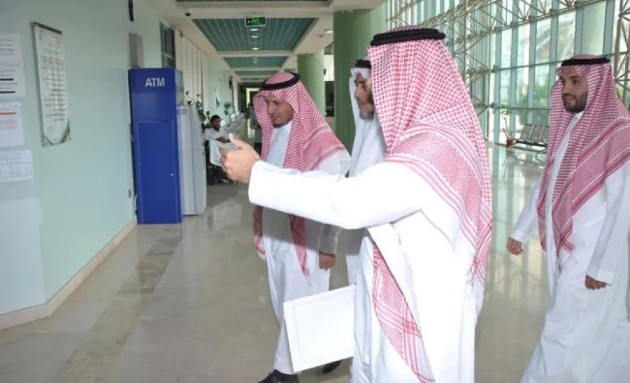 The vice-rector for educational affairs visit the college of education  - زيارة سعادة وكيل الجامعة للشؤون التعليمية أ.د محمد بن صالح العبودي لكلية التربية للوقوف على سير الاختبارات النهائية الإلكترونية 