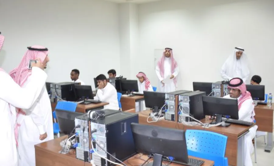 The vice-rector for educational affairs visit the college of education  - زيارة سعادة وكيل الجامعة للشؤون التعليمية أ.د محمد بن صالح العبودي لكلية التربية للوقوف على سير الاختبارات النهائية الإلكترونية 