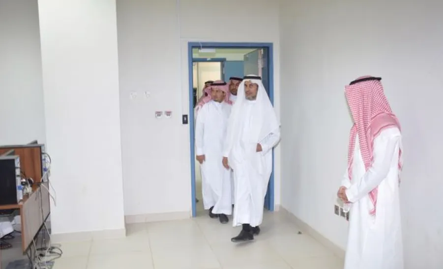 The vice-rector for educational affairs visit the college of education  - زيارة سعادة وكيل الجامعة للشؤون التعليمية أ.د محمد بن صالح العبودي لكلية التربية للوقوف على سير الاختبارات النهائية الإلكترونية 