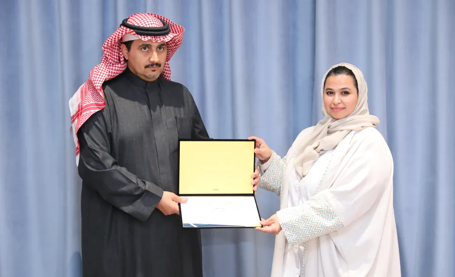 MU RECTOR PATRONIZES AWARDING CEREMONY ON INTERNATIONAL VOLUNTEER DAY - جامعة المجمعة 