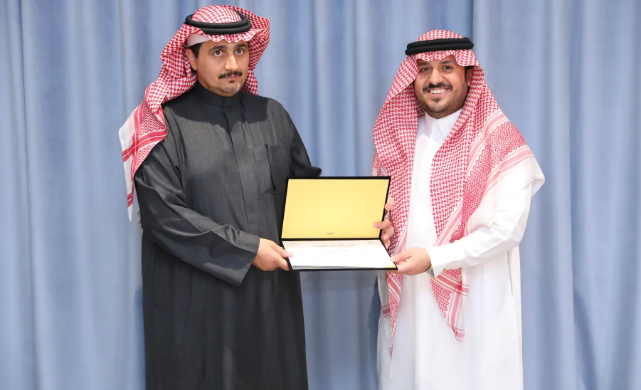 MU RECTOR PATRONIZES AWARDING CEREMONY ON INTERNATIONAL VOLUNTEER DAY - جامعة المجمعة 