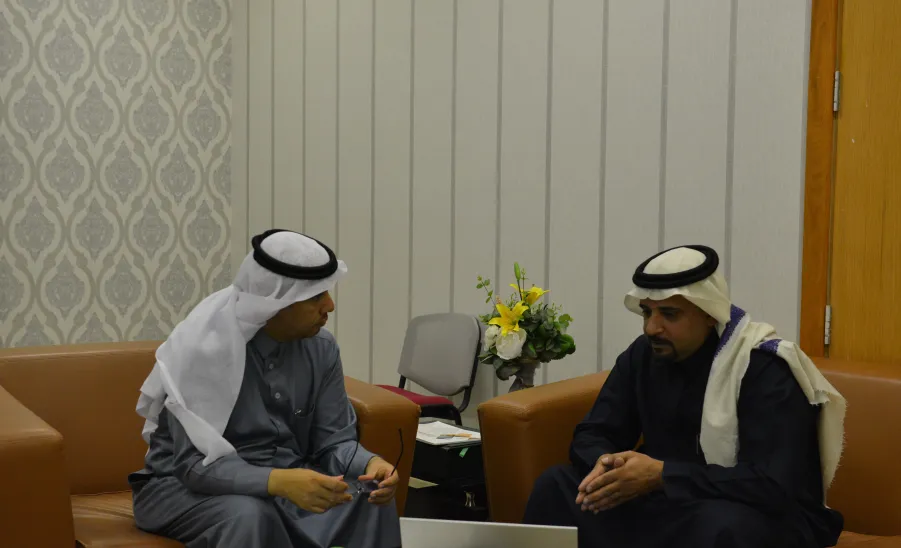 Dr. Al-Rumaih reviews the goals and controls of data management specifications 
 - لقاء سعادة وكيل الجامعة للدراسات العليا والبحث العلمي 2