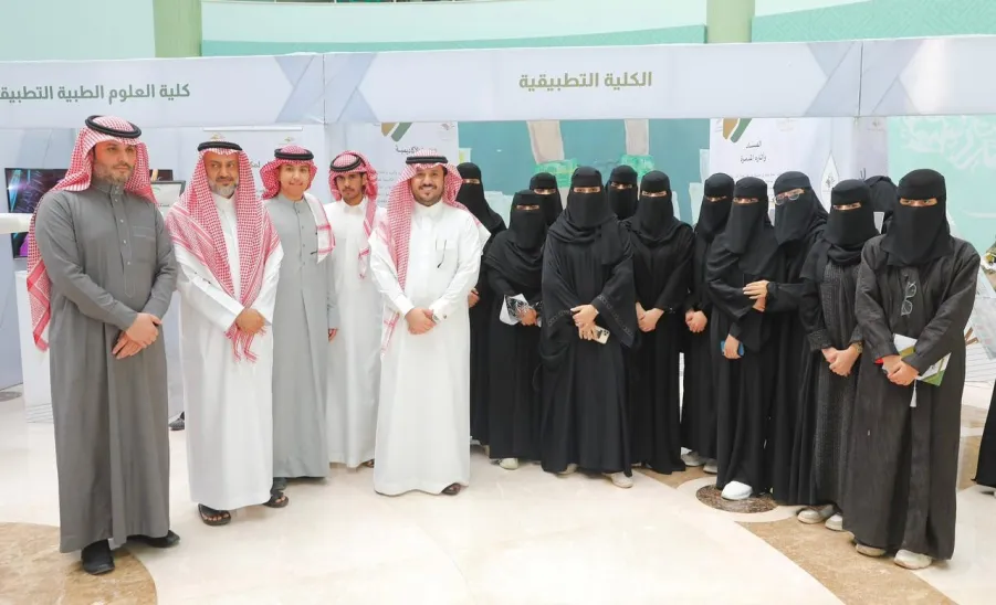 MU rector honors Applied College in the exhibition of Friends  of Integrity Club 'Nazaha -  fig1