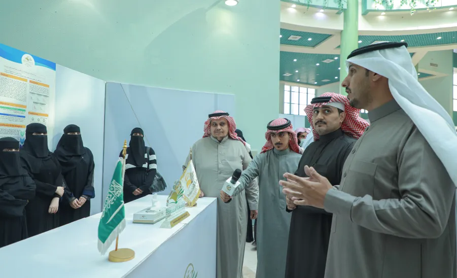 MU RECTOR LAUNCHES STUDENTS OUTSTANDING RESEARCH FORUM - am