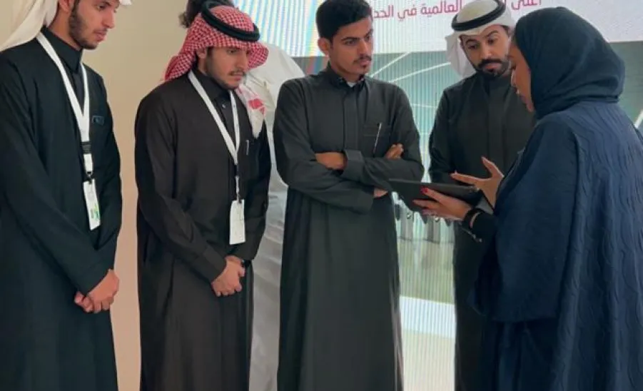 MU STUDENTS PARTICIPATES IN MUNICIPAL INVESTMENT FORUM 'FURAS' - جامعة المجمعة 