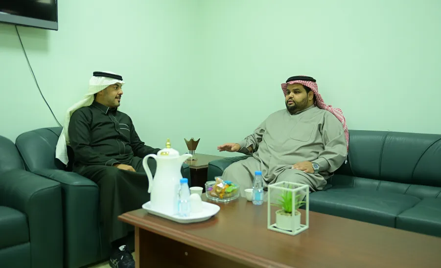 مدير المركز الإعلامي يلتقي بمدير عام الإدارة العامة للخدمات - #