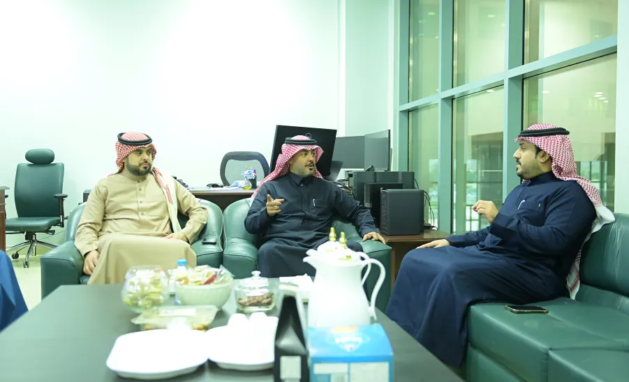 Director of Media Center welcomes the Dean of Applied College
 - #