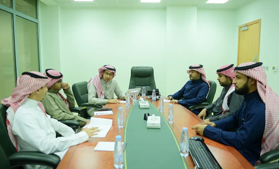 The director of Media Center meets the dean of Information Technology  -  اجتماع