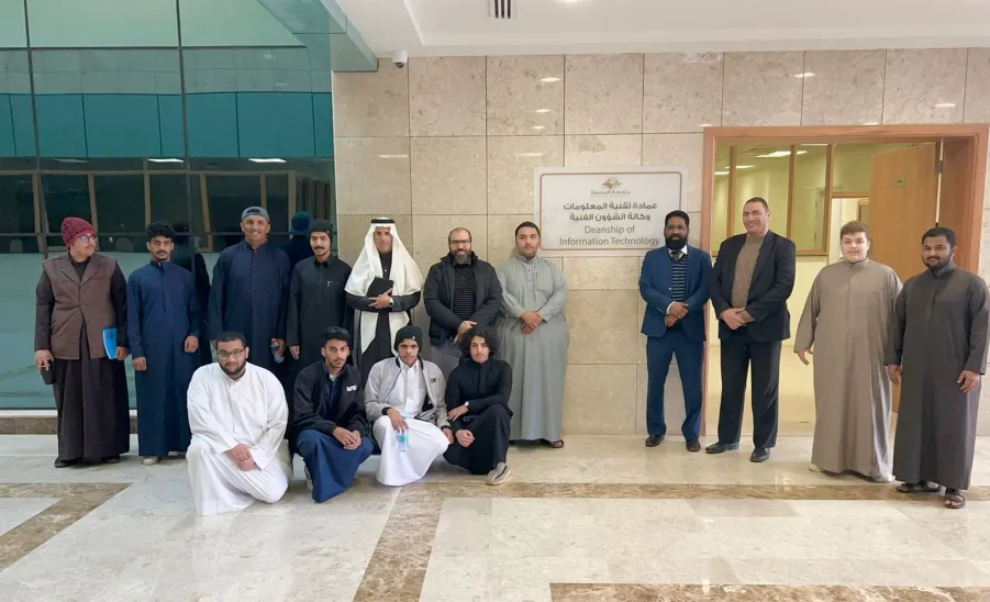 Applied College students visit the Deanship of Information Technology
 - fig4