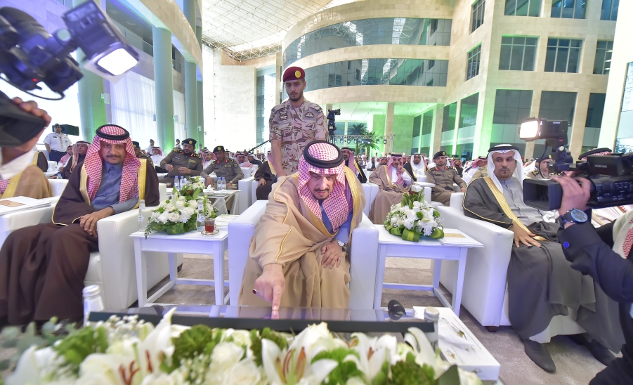 صاحب السمو الملكي الأمير فيصل بن بندر –أمير منطقة الرياض- يرعى حفل الجامعة بمناسبة حصولها على الاعتماد الأكاديمي المؤسسي الكامل ، ويفتتح عدداً من المشاريع 