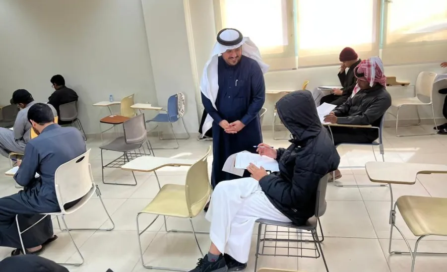 CEO of Applied College inspects the progress of final exams for second semester - academic year 1444 -  fig1