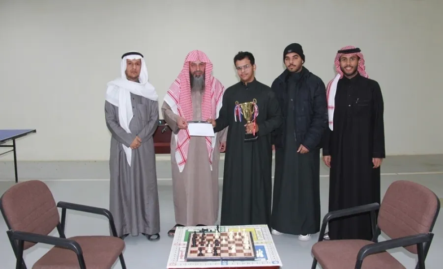 اللجنة الرياضية بوحدة الأنشطة الطلابية تقيم دوري لعبة الشطرنج - دوري لعبة الشطرنج