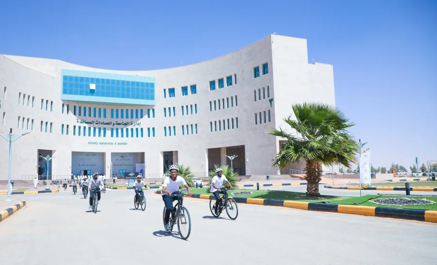  الجامعة تقيم البطولة الأولى للدراجات الهوائية  - جامعة المجمعة 