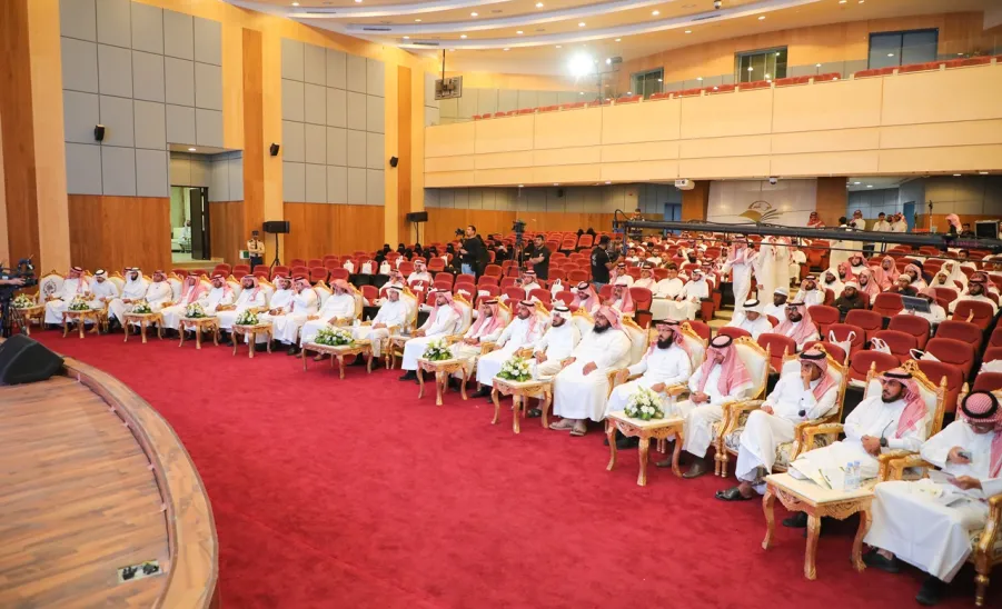 الجامعة تكرم الفائزين في مسابقتي حفظ القرآن الكريم والسنة النبوية للعام الجامعي 1444هـ و الفائزين في بطولة الجامعة للخطابة . - جامعة المجمعة 