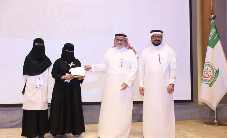 MU STUDENTS WINS AN AWARD IN THE DIGITAL TRANSFORMATION HACKATHON  - جامعة المجمعة 