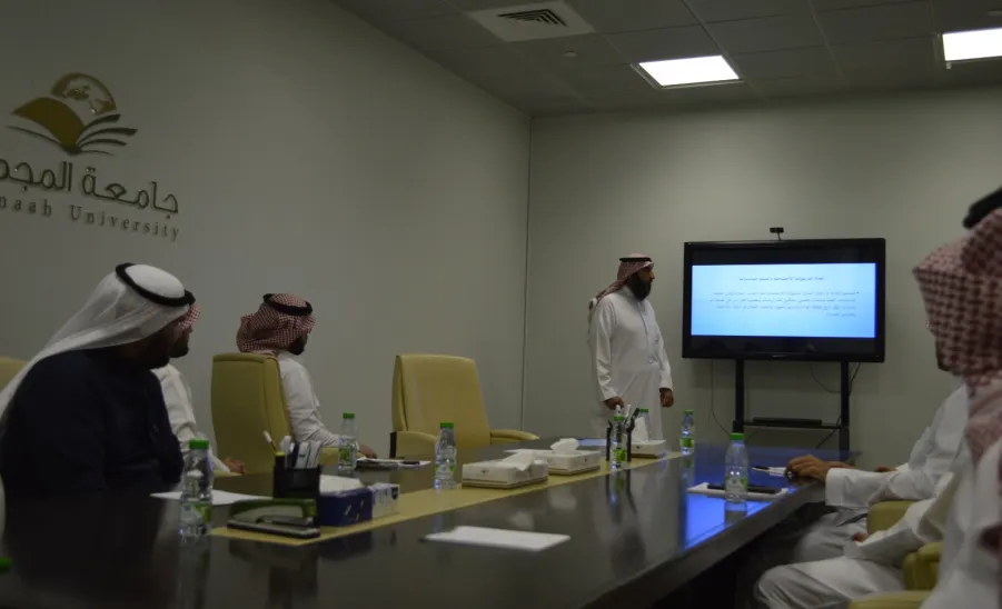 بمناسبة يوم المسؤولية الاجتماعية : وكيل الجامعة للدراسات العليا والبحث العلمي يدشن الخطة التشغيلية للمسؤولية الاجتماعية بالوكالة - تدشن الخطة التشغيلية للمسؤولية الاجتماعية بالوكالة