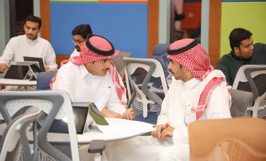 مركز الابتكار وريادة الأعمال بالجامعة يقيم سلسلة تدريبية لتهيئة الطلاب للمشاركة في مسار الابتكار وريادة الأعمال ضمن الفعاليات المصاحبة للملتقى الطلابي الخامس  - جامعة المجمعة 