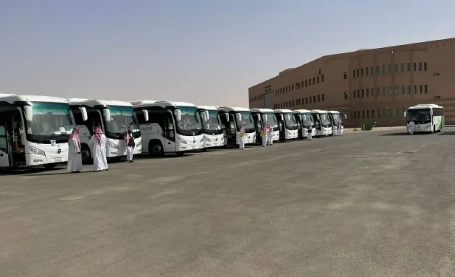 Director of Services inspects different transportation sites  - حافلات