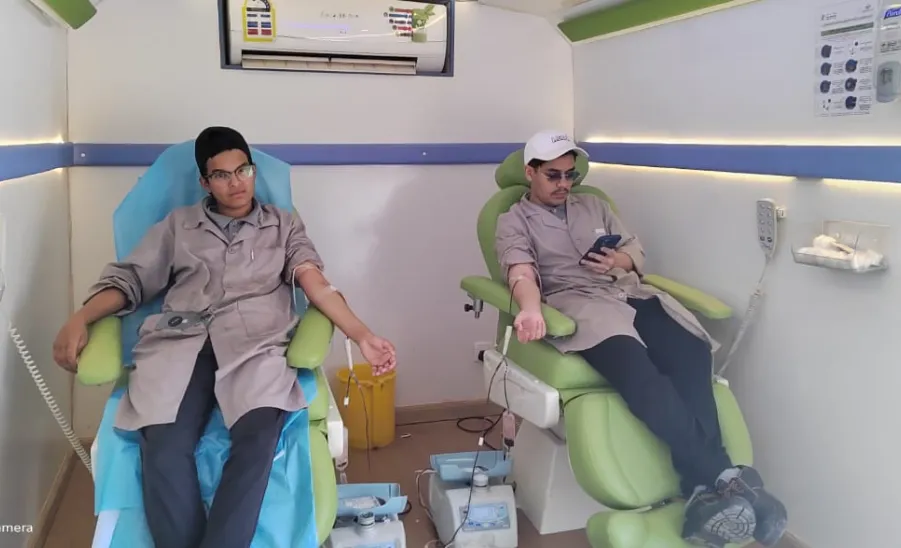 الجامعة تنفذ حملة للتبرع بالدم في المعهد المهني الصناعي بحوطة سدير - صورة