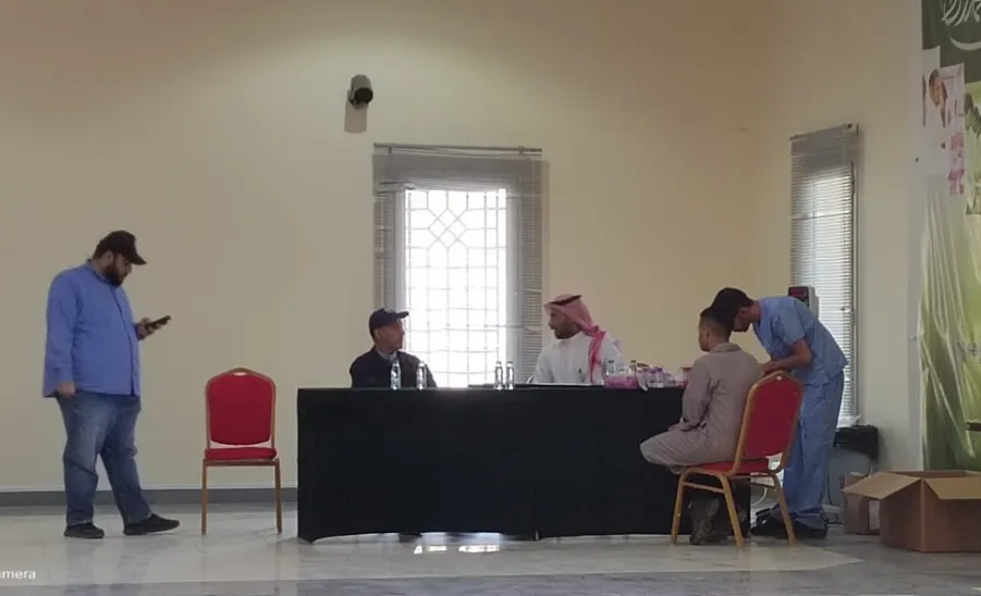 الجامعة تنفذ حملة للتبرع بالدم في المعهد المهني الصناعي بحوطة سدير - صورة
