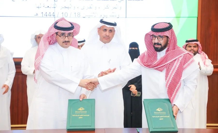 MU SIGNS FOUR OPERATIONAL AND DEVELOPMENTAL CONTRACTS  - جامعة المجمعة 
