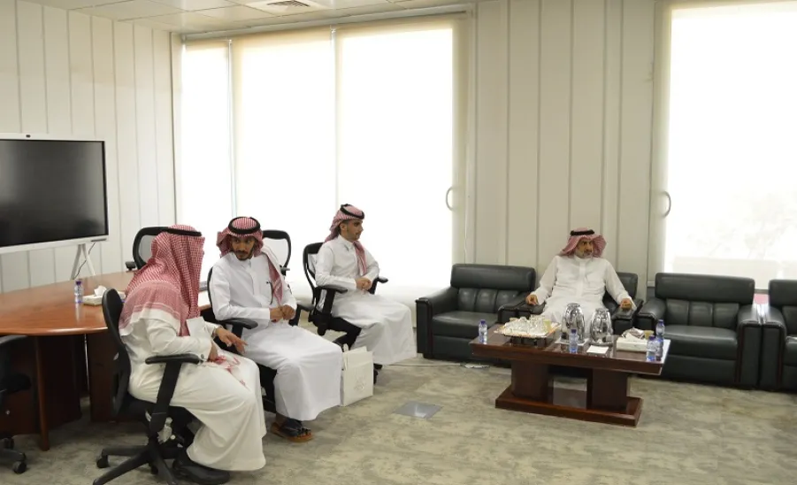 MU Vice-Rector launches an awareness event on drug and welcomes officials from private sector  -  وكيل الجامعة للشؤون التعليمية 