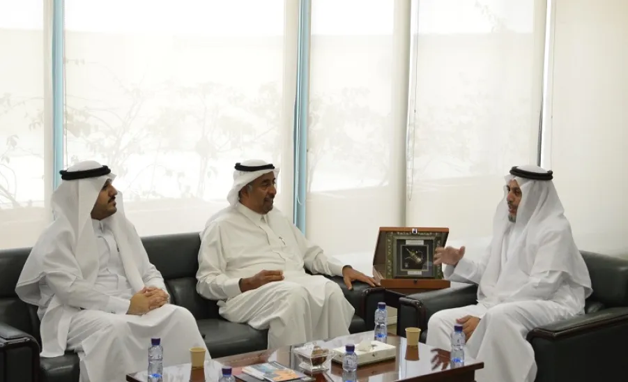 MU Vice-Rector launches an awareness event on drug and welcomes officials from private sector  -  وكيل الجامعة للشؤون التعليمية 