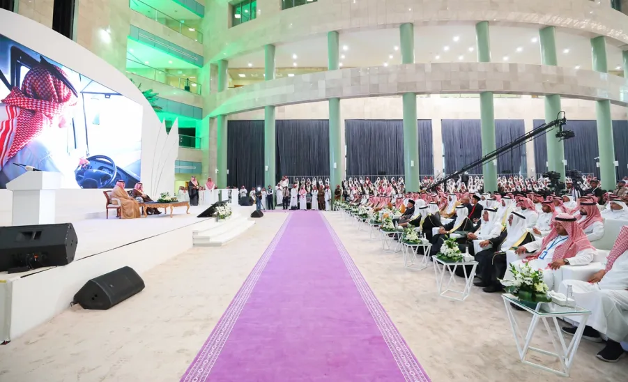 RIYADH GOVERNOR PATRONIZES MU'S GRADUATION CEREMONY - جامعة المجمعة 