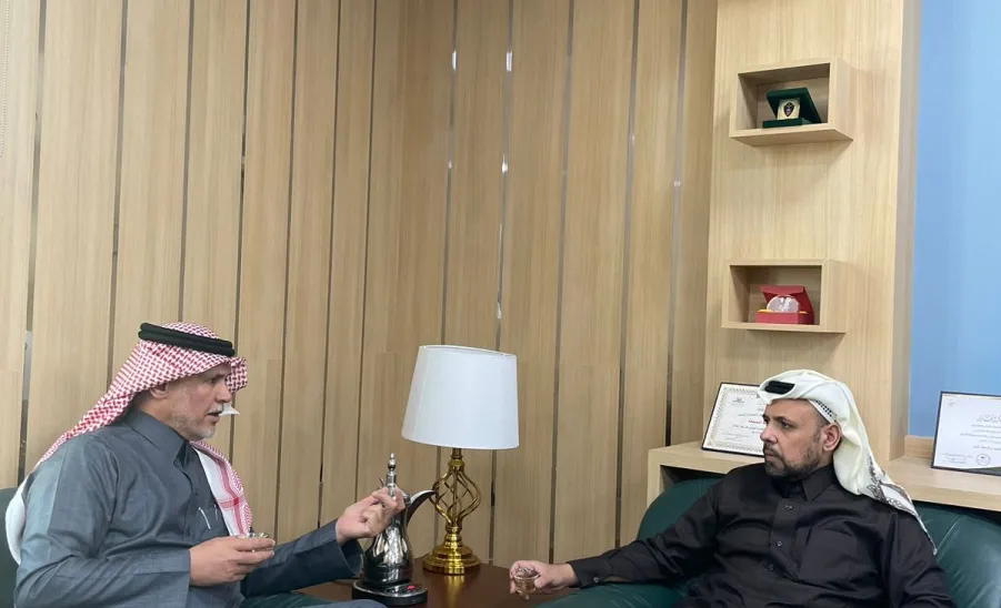Director of Relations and Conferences meets with the Supervisor of University Council Secretariat Administration  - صورة الاجتماع 