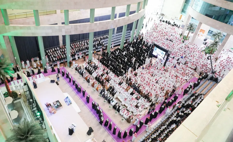 RIYADH GOVERNOR PATRONIZES MU'S GRADUATION CEREMONY - جامعة المجمعة 
