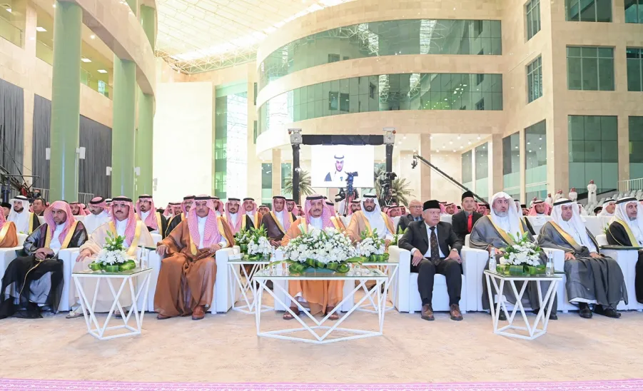 RIYADH GOVERNOR PATRONIZES MU'S GRADUATION CEREMONY - جامعة المجمعة 