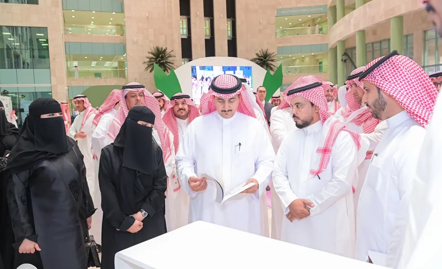 MU RECTOR AWARDS WINNERS IN THE 5TH STUDENT FORUM - جامعة المجمعة