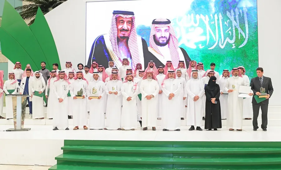 MU RECTOR AWARDS WINNERS IN THE 5TH STUDENT FORUM - جامعة المجمعة