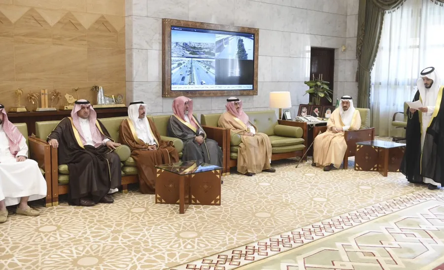 RIYADH GOVERNOR PATRONIZES THE SIGNING OF MOU BETWEEN KING FAISAL PRIZE AND MU FOR COMMUNITY SERVICE - جامعة المجمعة