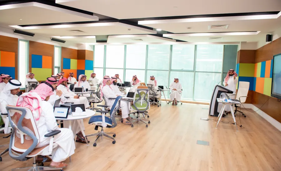مكتب إدارة المبادرات وتحقيق الرؤية يقيم ورشة عمل لمنسقي منصة ارتقاء - ورشة عمل منصة ارتقاء 2