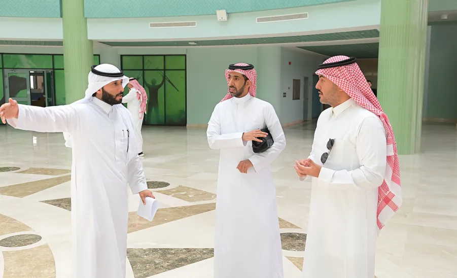 The director of Media Center to meet the dean of College of Medicine  -  2