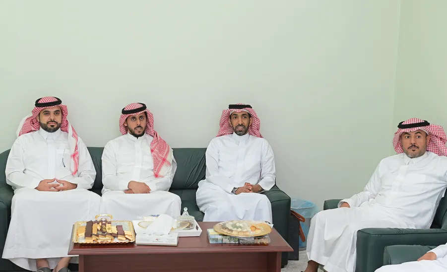 The director of Media Center to meet the dean of College of Medicine  -  4