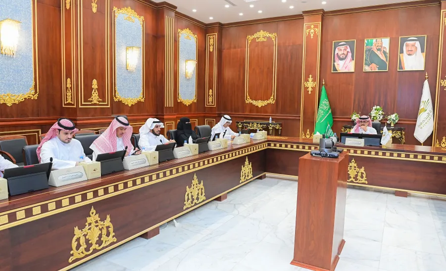 MU'S TENTH COUNCIL MEETING FOR ACADEMIC YEAR 1443-1444 CHAIRED BY RECTOR - جامعة المجمعة 