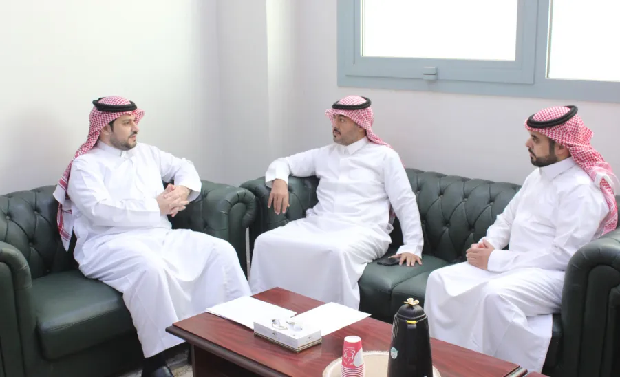 The Media Center's director meets the dean of College of Applied Medical Sciences  - 1
