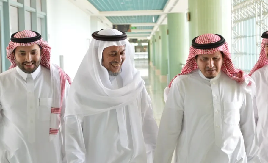 The vice-rector's tour of inspection to different colleges  -  وكيل الجامعة للشؤون التعليمية زيارات