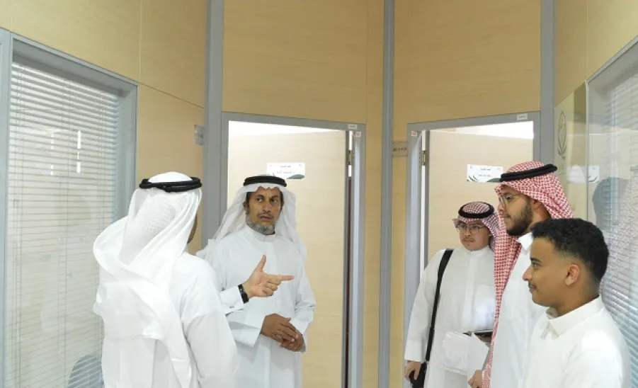 The vice-rector's tour of inspection to different colleges  -  وكيل الجامعة للشؤون التعليمية زيارات