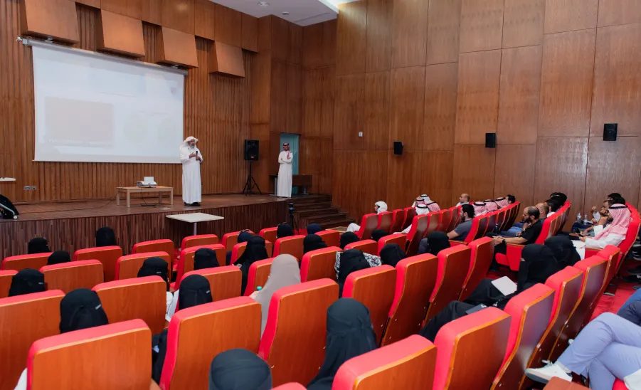 Launching training courses for the university’s Continuing Professional Development Department -  تدشين الدورات التدريبية لإدارة التطوير المهني المستمر بالجامعة