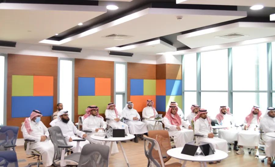 The Vice-Rector holds a meeting deans and heads of departments to discuss colleges' operational plans  -  الاجتماع مع عمداء الكليات 