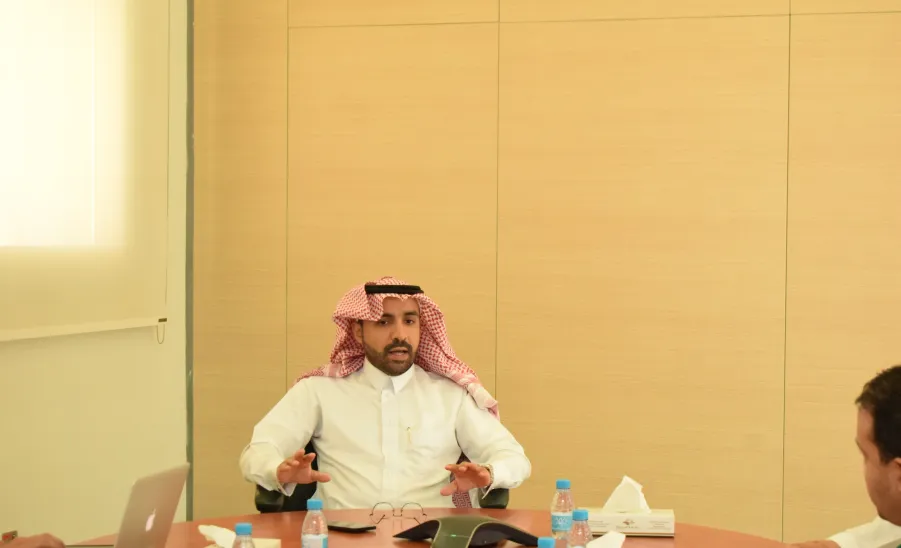 عميد البحث العلمي يعقد اجتماعا مع مدراء المراكز البحثية -  dsr