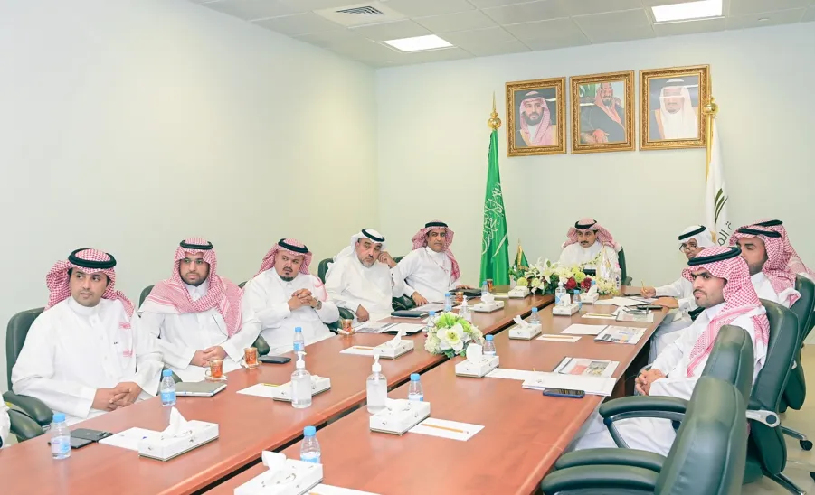 MU RECTOR WELCOMES THE VICE-PRESIDENT OF BAE SYSTEMS - جامعة المجمعة