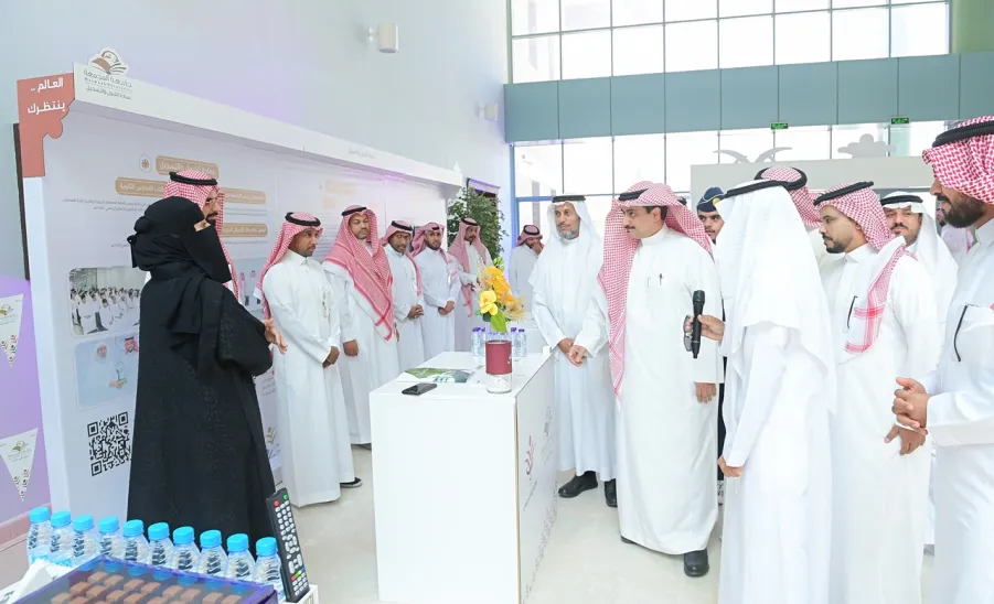ANNUAL MEETING FOR FRESHMEN HELD BY MU  - جامعة المجمعة 