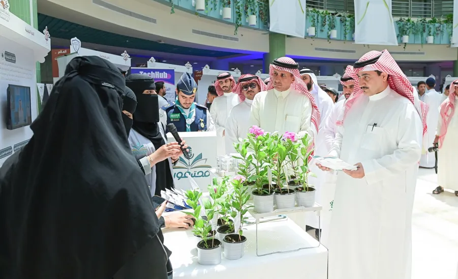 ANNUAL MEETING FOR FRESHMEN HELD BY MU  - جامعة المجمعة 