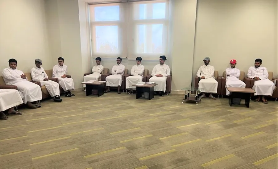 قسم الكيمياء يقيم ندوة حوارية بعنوان ( خبرات عملية خلال الرحلة العلمية ) - 1