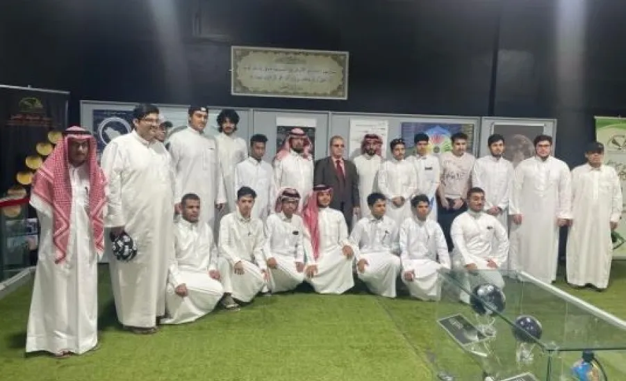  نقل طلاب كلية العلوم بالزلفي للمرصد الفلكي بالجامعة  - ءءء