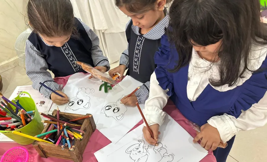 وحدة التطوع وخدمة المجتمع تقيم فعالية سلوك الحيوانات الأليفة لطلاب روضة براعم الأهلية - 1